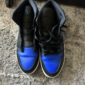 Jordan 1 mid